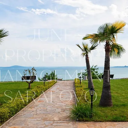 Sea-breeze Retreat Zerini *