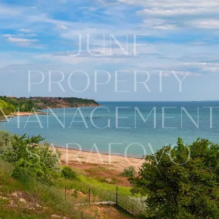 Sea-breeze Retreat Zerini Apartman *